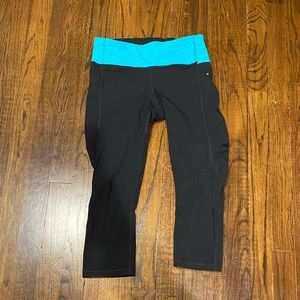 Lululemon yoga / workout leggings size 4